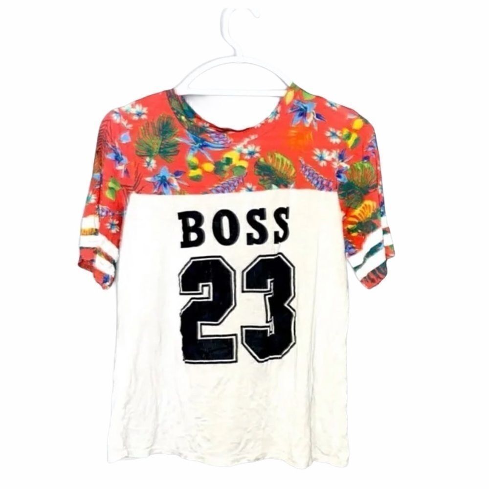 Rainbow branded “Boss” floral striped tee 2/$10 🌸